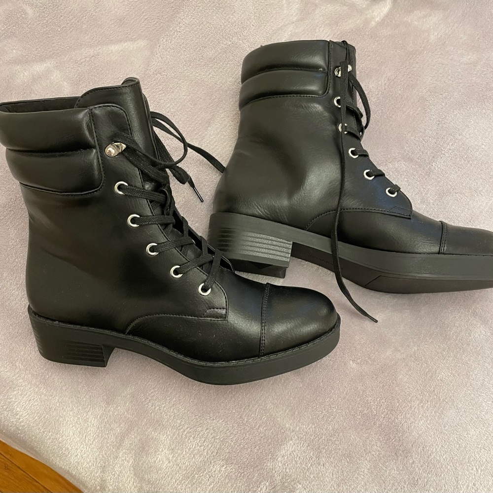 🚫SOLD🚫 
Combat boots
Airfit comfort 
Technical insole foam